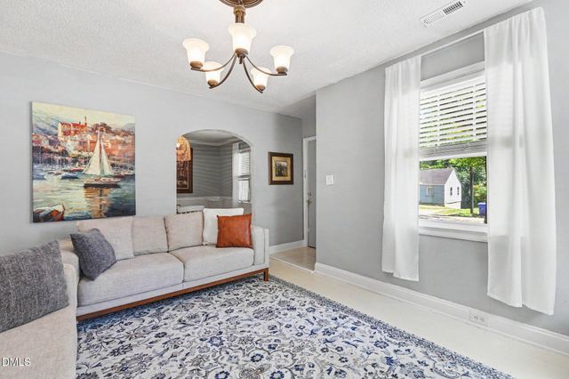 517 E Club Boulevard, Durham, NC 27704