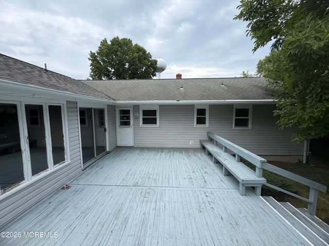 717 Howell Drive, Brielle, NJ 08730