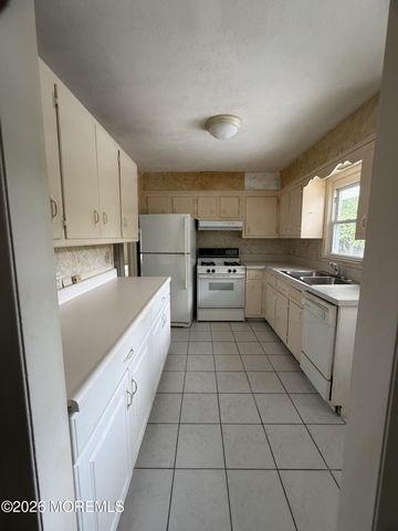 717 Howell Drive, Brielle, NJ 08730