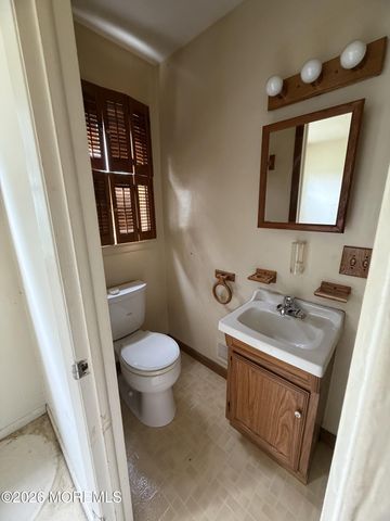717 Howell Drive, Brielle, NJ 08730