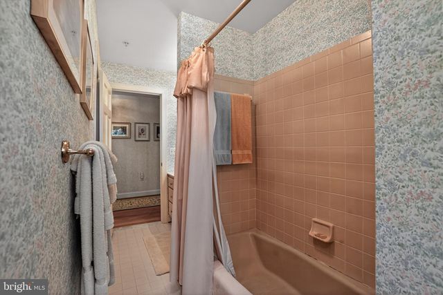 4407 HOLLY HILL RD, Hyattsville, MD 20782