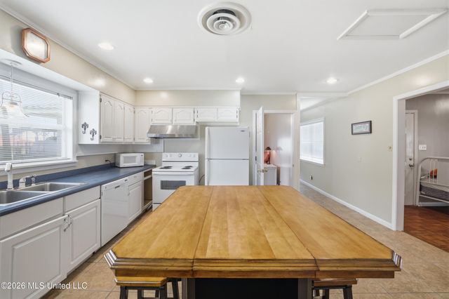 3309 Mary Walker Drive, Gautier, MS 39553