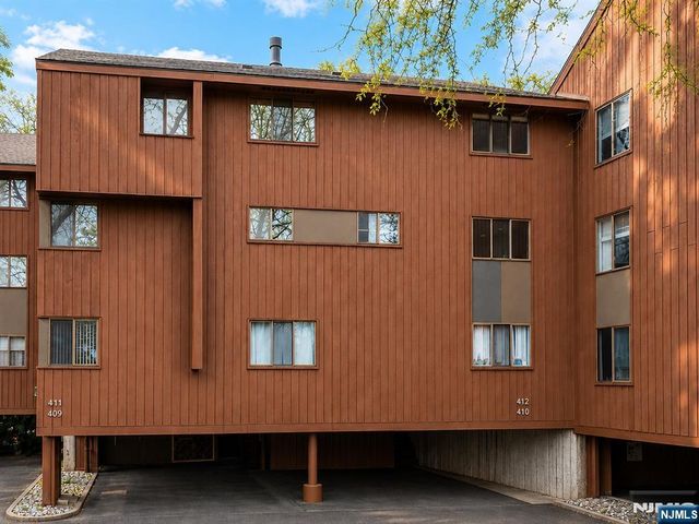412 Egret Lane, Secaucus, NJ 07094