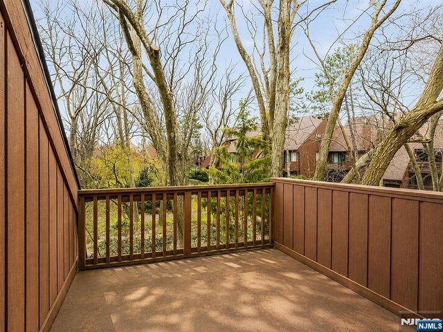 412 Egret Lane, Secaucus, NJ 07094