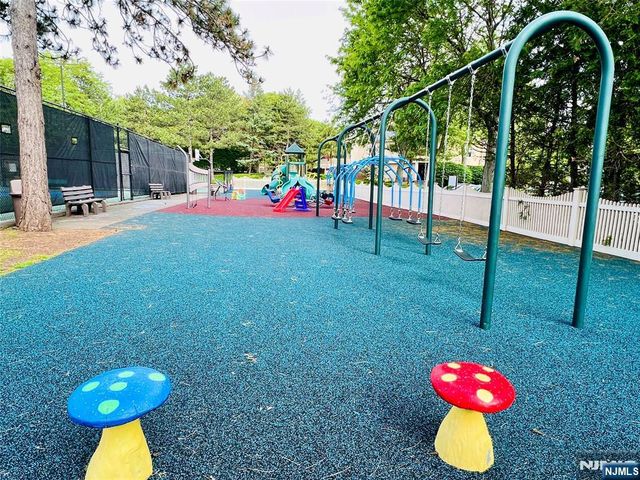 412 Egret Lane, Secaucus, NJ 07094