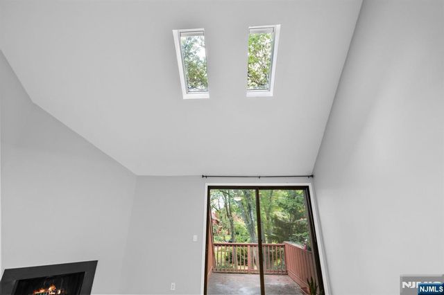 412 Egret Lane, Secaucus, NJ 07094