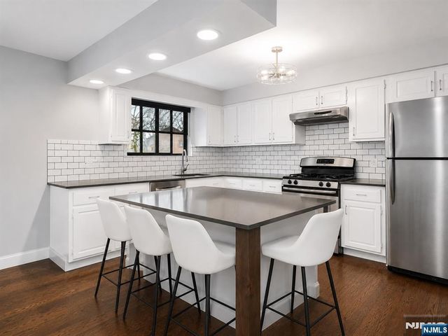 412 Egret Lane, Secaucus, NJ 07094
