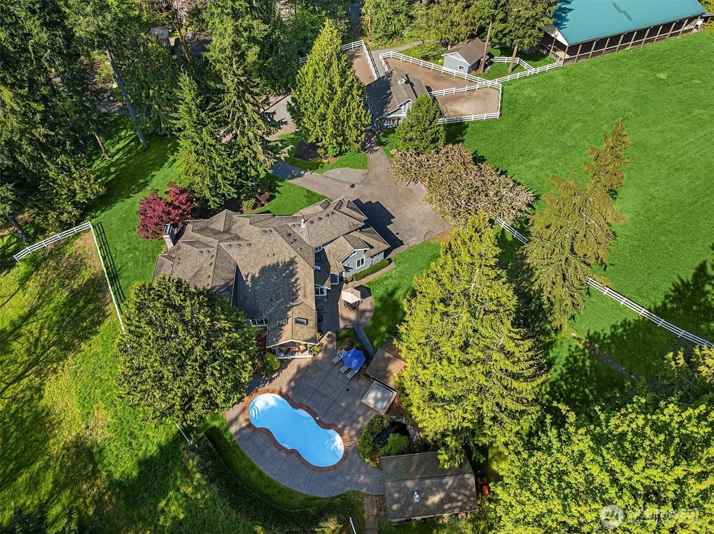 Image 1 of property listing at 2320 Quail Creek Way NE, Redmond, WA 98053