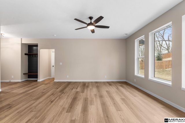 2711 Lynnwood Drive, Bellevue, NE 68123