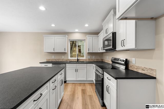 2711 Lynnwood Drive, Bellevue, NE 68123