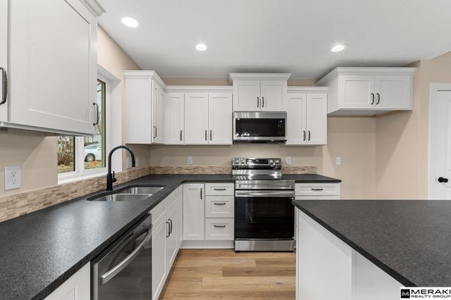 2711 Lynnwood Drive, Bellevue, NE 68123