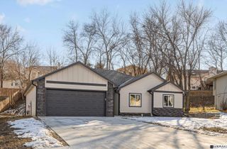 2711 Lynnwood Drive, Bellevue, NE 68123