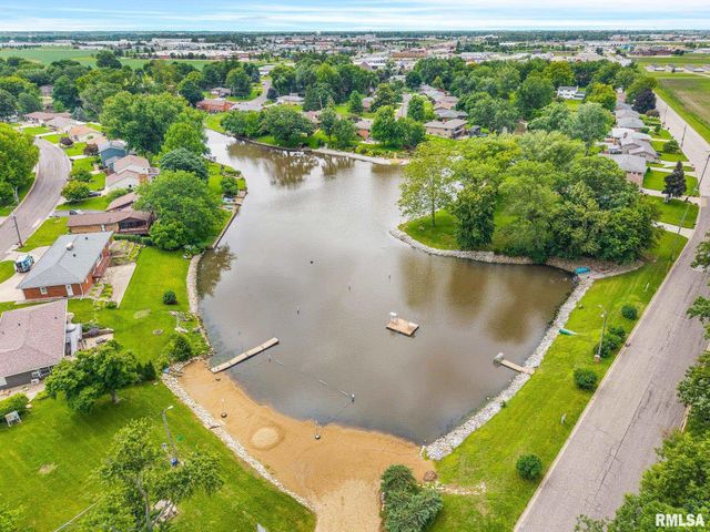 129 NORTHSHORE Drive, Morton, IL 61550