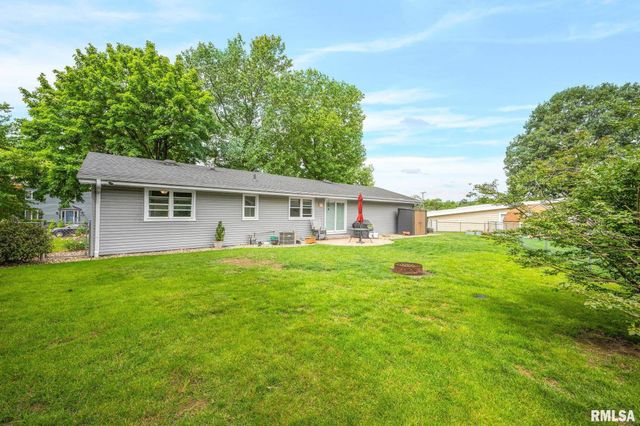 129 NORTHSHORE Drive, Morton, IL 61550