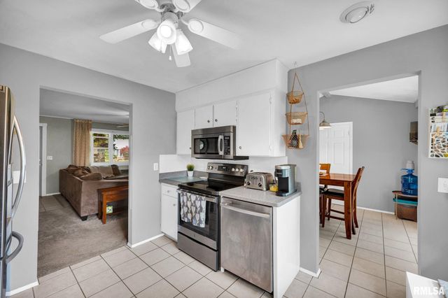 129 NORTHSHORE Drive, Morton, IL 61550