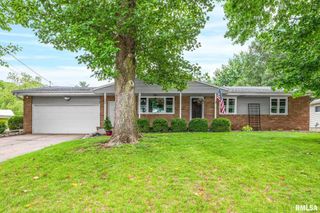 129 NORTHSHORE Drive, Morton, IL 61550