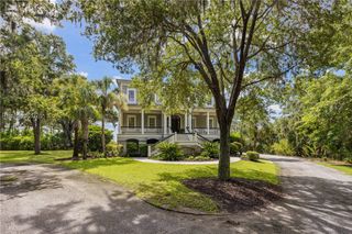 4 Honors Ct, Bluffton, SC 29910