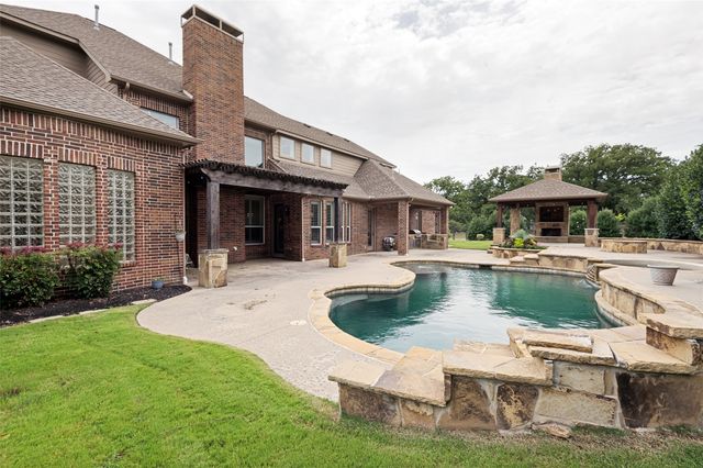 2416 Top Rail Lane, Southlake, TX 76092