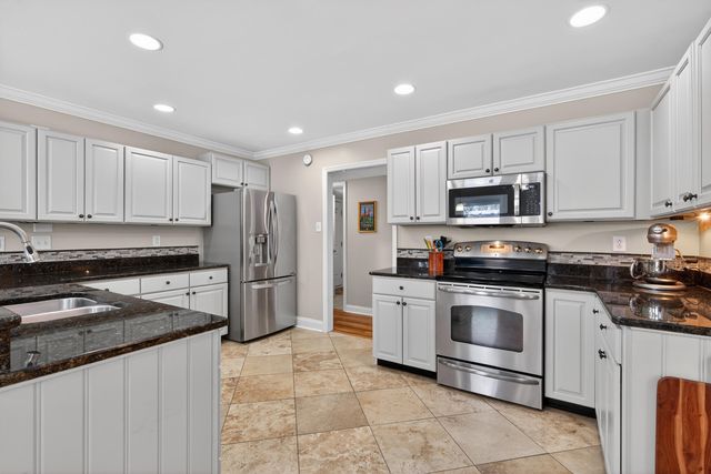 2012 Blackhorse Lane, Lexington, KY 40503