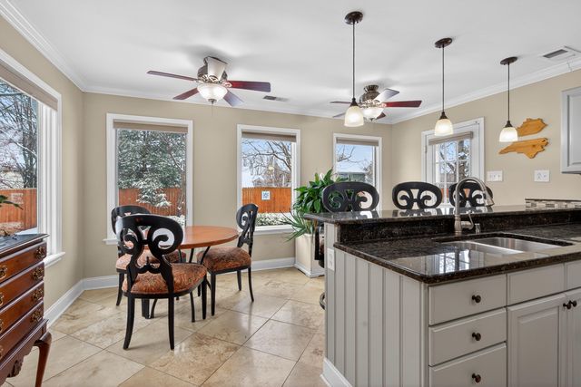 2012 Blackhorse Lane, Lexington, KY 40503