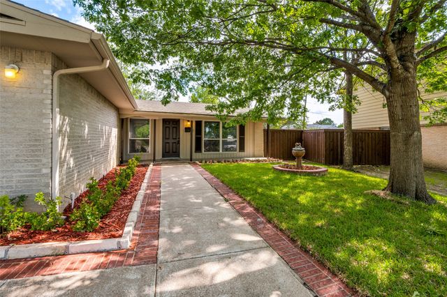 2306 Lakeland Place, Carrollton, TX 75006