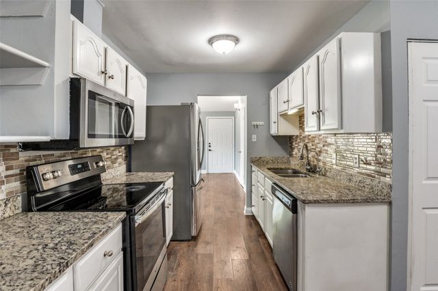 2306 Lakeland Place, Carrollton, TX 75006