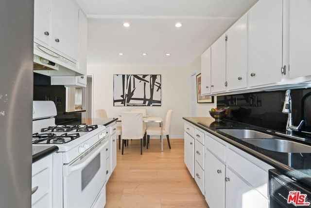 1336 Princeton Street 2, Santa Monica, CA 90404