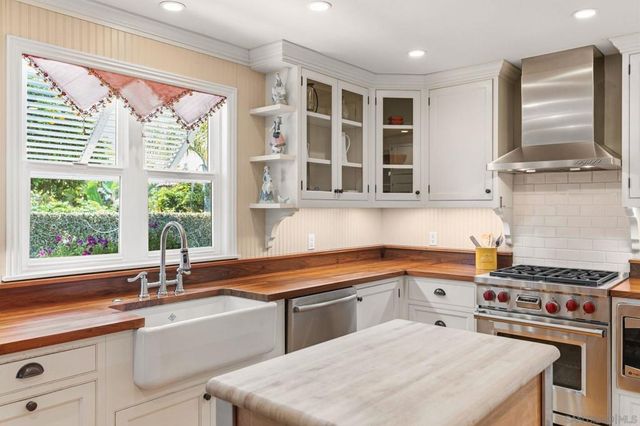 2677 Jefferson St, Carlsbad, CA 92008
