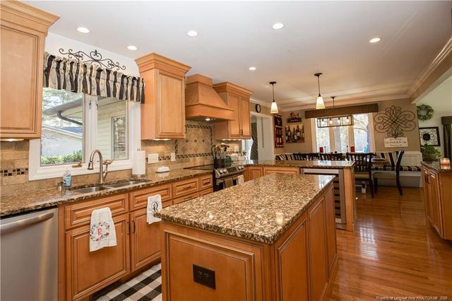 104 Oxford Court, West End, NC 27376