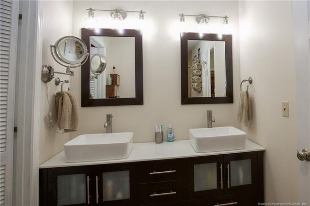 104 Oxford Court, West End, NC 27376