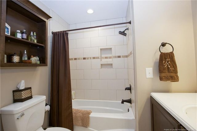 104 Oxford Court, West End, NC 27376