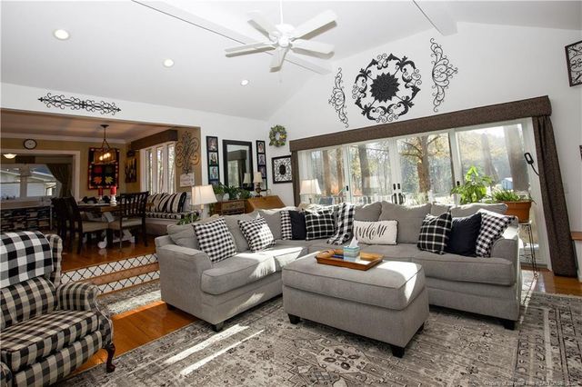 104 Oxford Court, West End, NC 27376