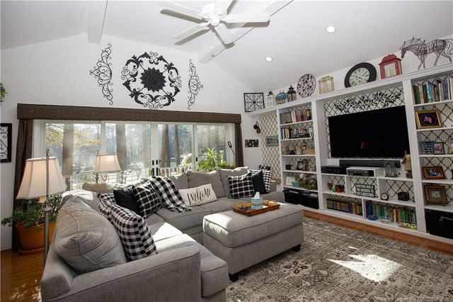 104 Oxford Court, West End, NC 27376