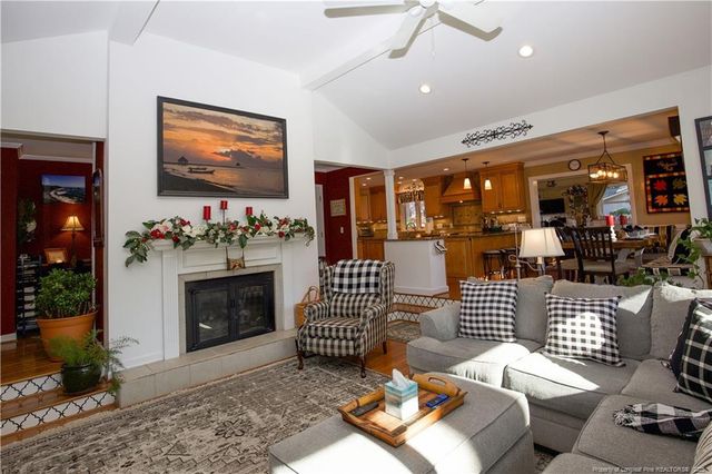 104 Oxford Court, West End, NC 27376