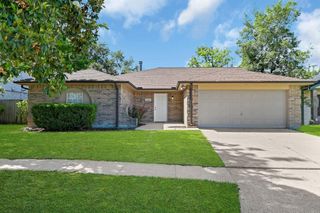 2910 Norwich Street, Pearland, TX 77584