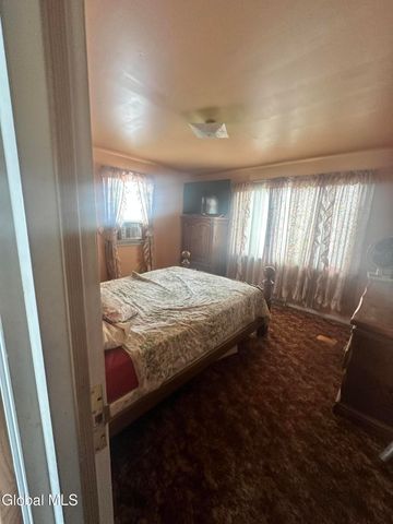 3307 Woodlawn Avenue, Schenectady, NY 12304