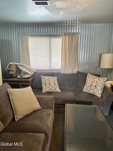 3307 Woodlawn Avenue, Schenectady, NY 12304