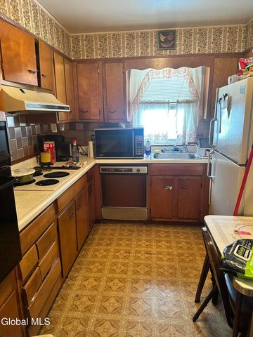 3307 Woodlawn Avenue, Schenectady, NY 12304