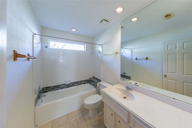 2119 Antibes Drive, Carrollton, TX 75006