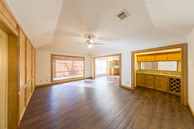 2119 Antibes Drive, Carrollton, TX 75006