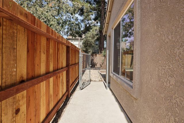 3445 Shadowbrook Dr, Stockton, CA 95219