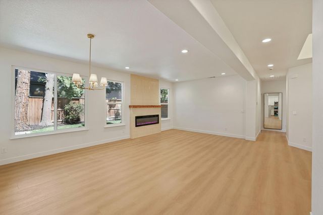 3445 Shadowbrook Dr, Stockton, CA 95219