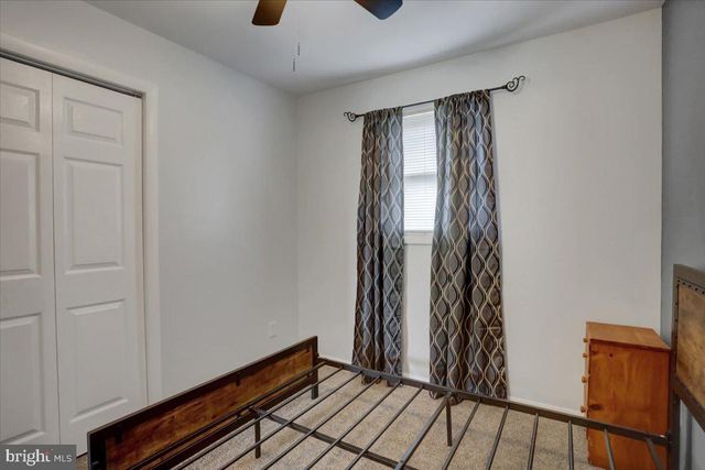 1541 STREAMSIDE DR, Chambersburg, PA 17202