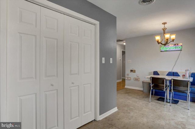 1541 STREAMSIDE DR, Chambersburg, PA 17202