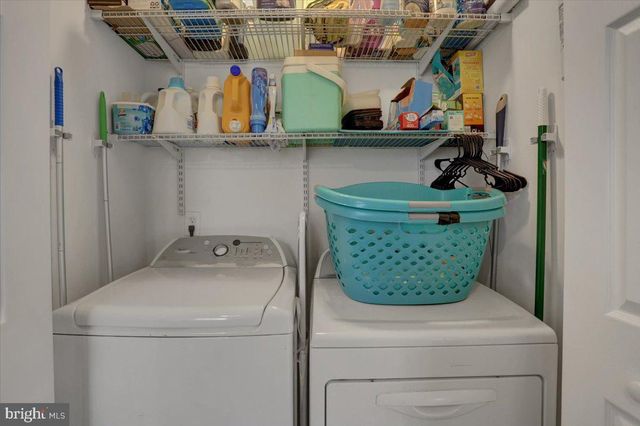 1541 STREAMSIDE DR, Chambersburg, PA 17202