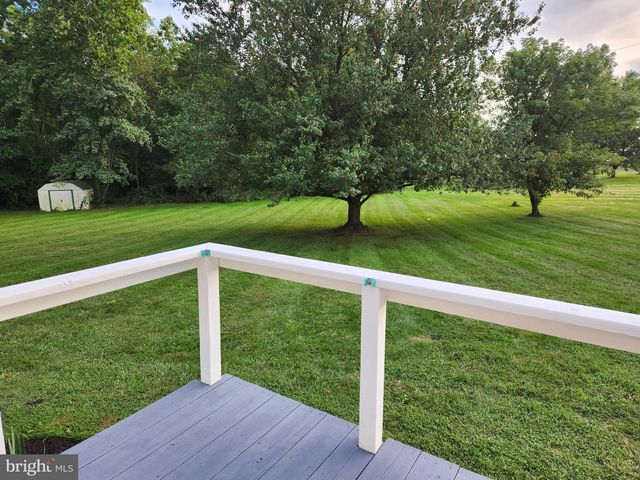 1541 STREAMSIDE DR, Chambersburg, PA 17202