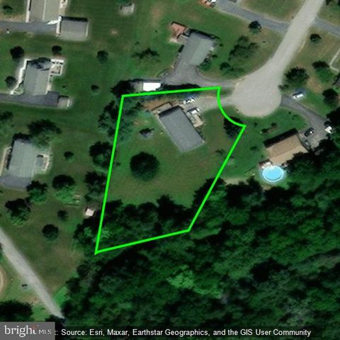 1541 STREAMSIDE DR, Chambersburg, PA 17202