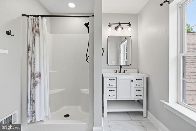 809 SHAVERTOWN RD, Garnet Valley, PA 19060