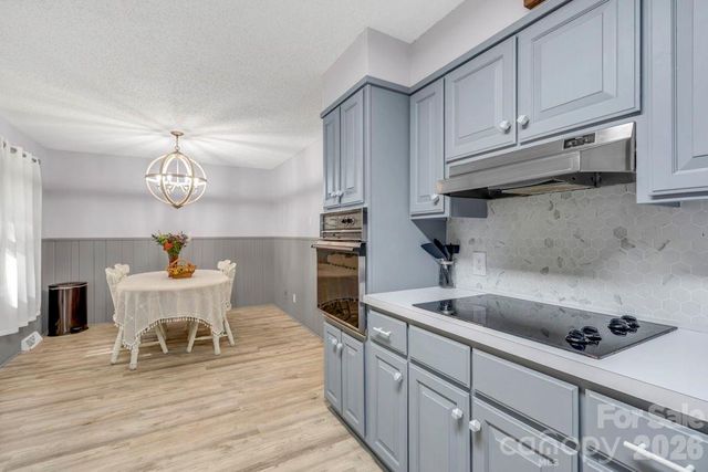 1199 Deer Park Lake Road, Spruce Pine, NC 28777