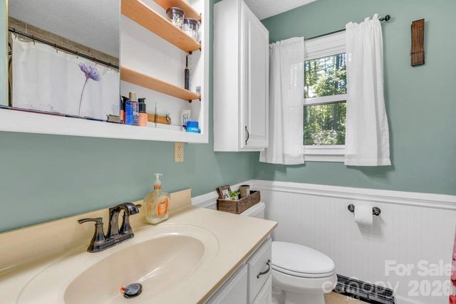 1199 Deer Park Lake Road, Spruce Pine, NC 28777